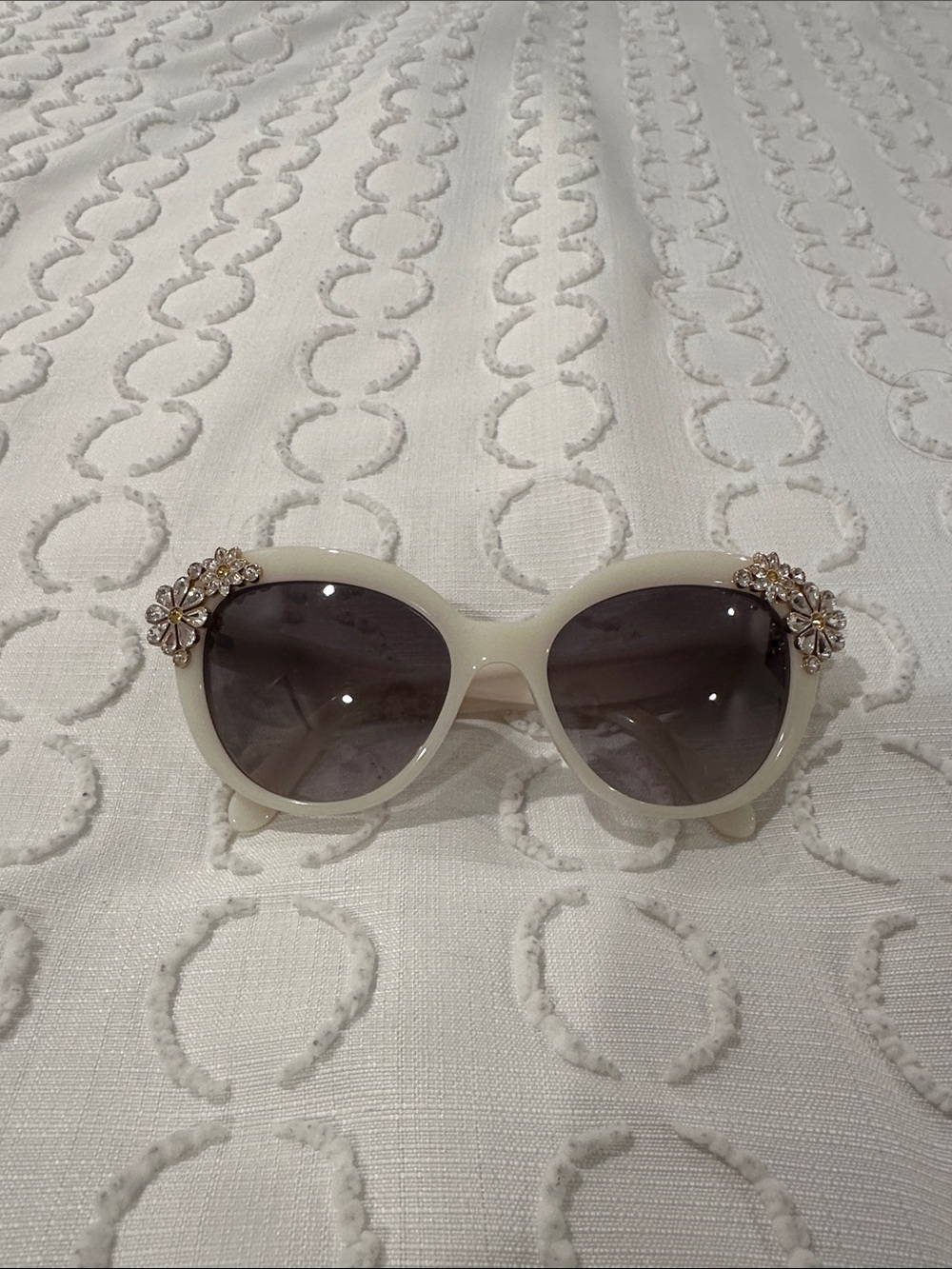 Authentic Kate Spade Karina cat eye sunglasses